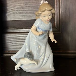 Lladro Nao Daisa 1987 Figurine‎